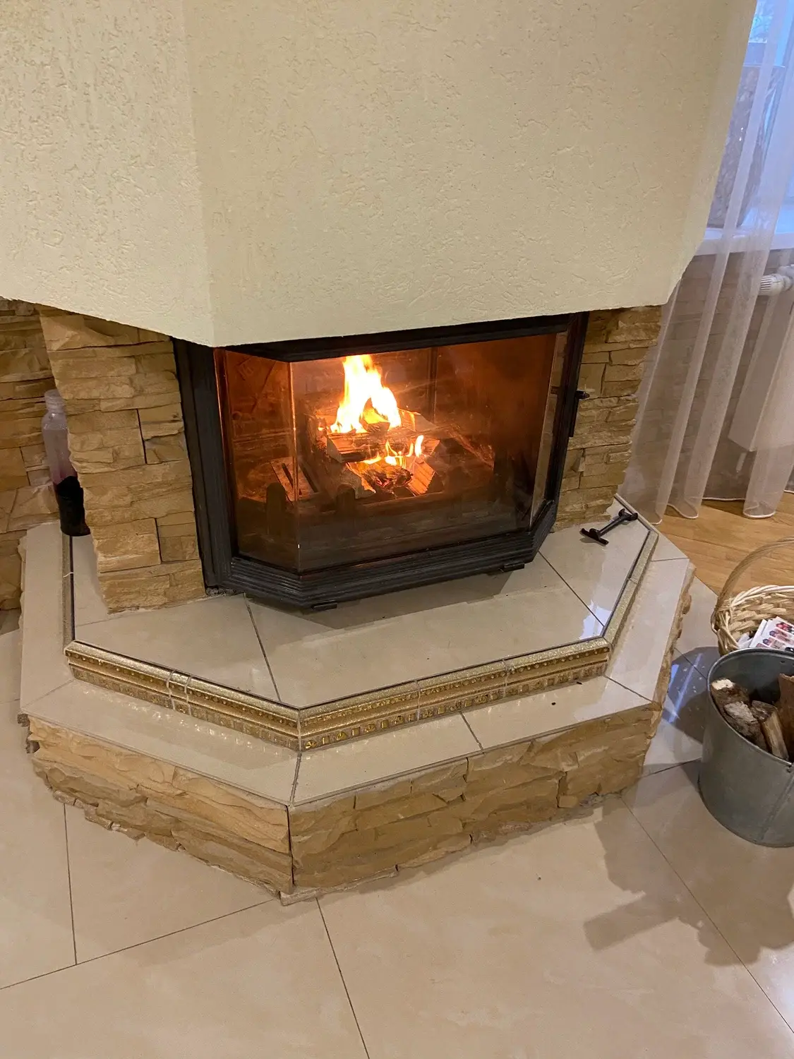 Камін, у якому використовують PyroClean